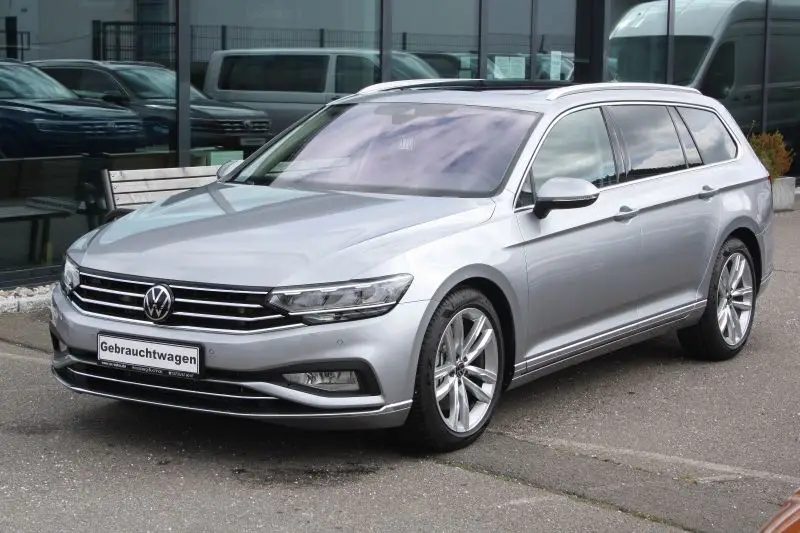 Photo 1 : Volkswagen Passat 2021 Petrol