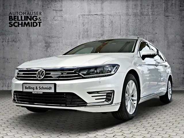 Photo 1 : Volkswagen Passat 2017 Hybrid