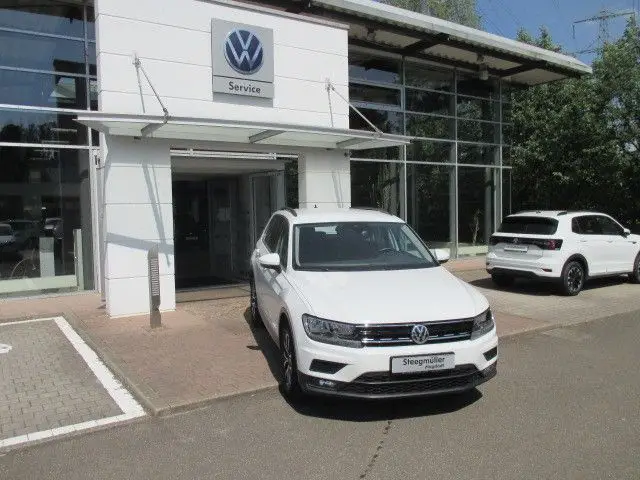 Photo 1 : Volkswagen Tiguan 2020 Essence