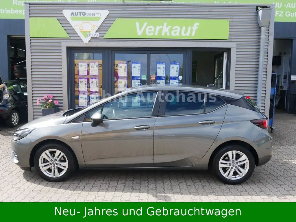 Photo 1 : Opel Astra 2020 Essence