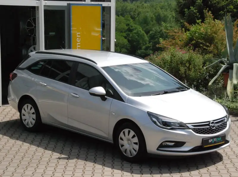 Photo 1 : Opel Astra 2019 Petrol