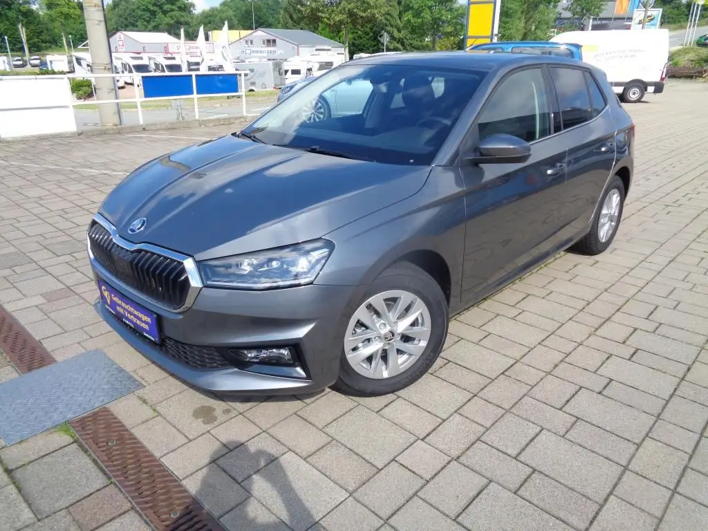 Photo 1 : Skoda Fabia 2021 Petrol