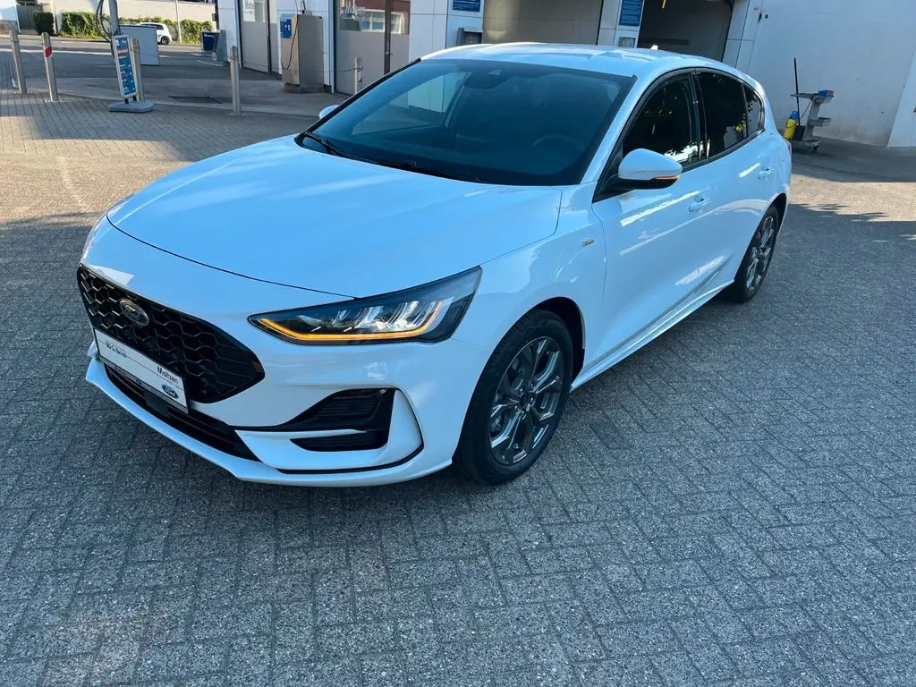 Photo 1 : Ford Focus 2022 Petrol