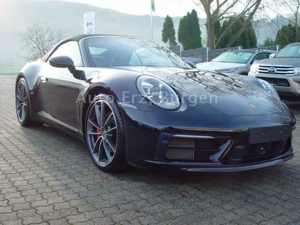 Photo 1 : Porsche 992 2020 Essence