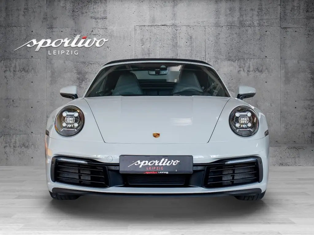 Photo 1 : Porsche 992 2021 Petrol