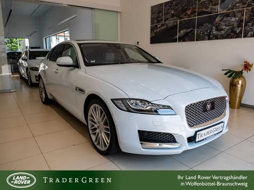 Photo 1 : Jaguar Xf 2017 Diesel