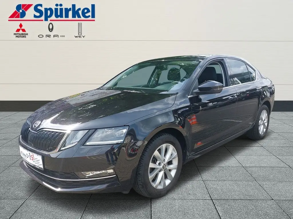 Photo 1 : Skoda Octavia 2018 Petrol