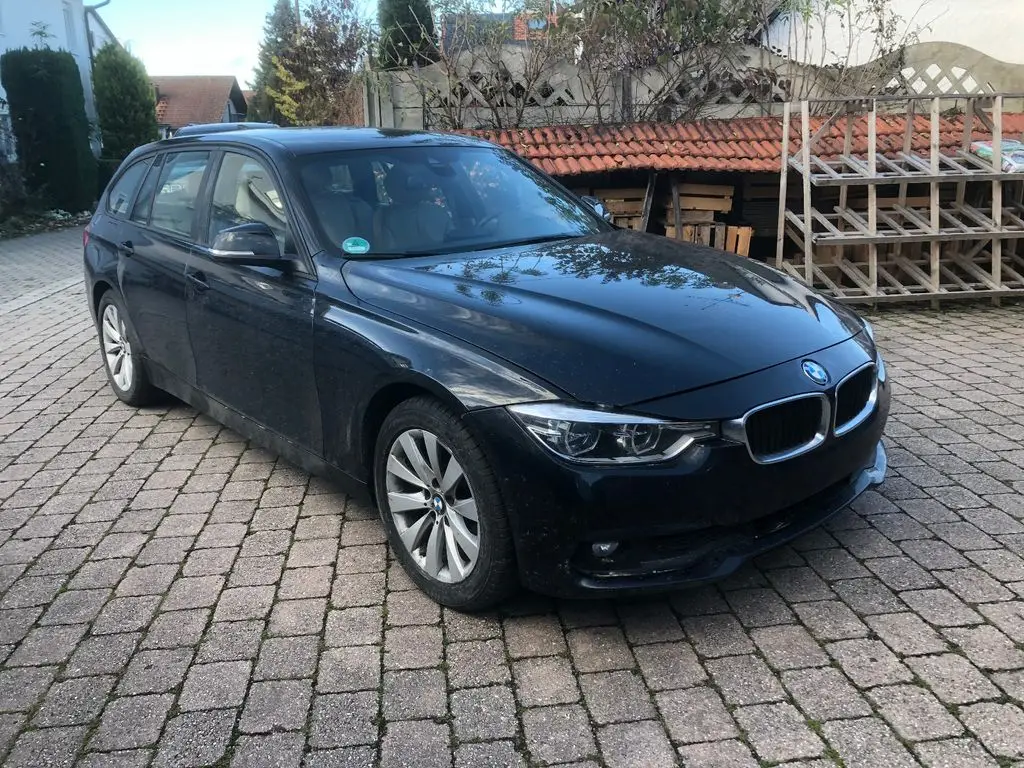 Photo 1 : Bmw Serie 3 2018 Petrol