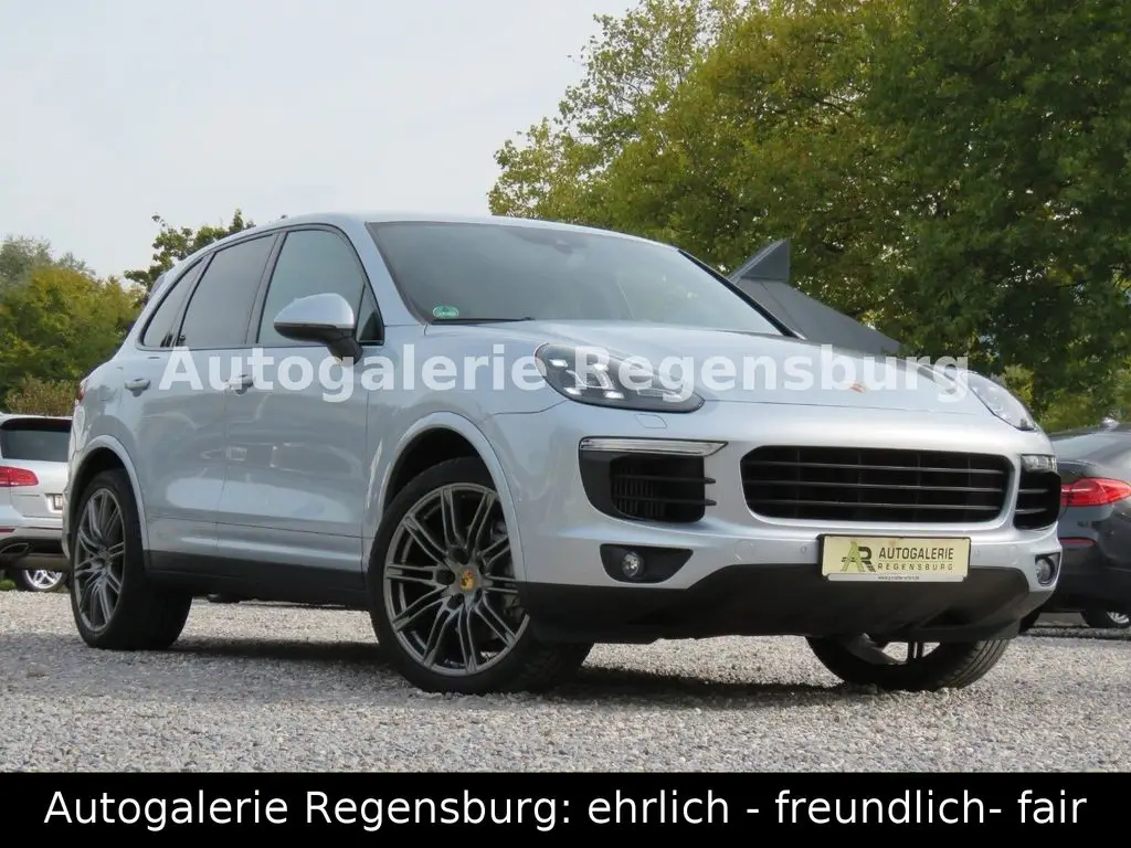 Photo 1 : Porsche Cayenne 2017 Essence