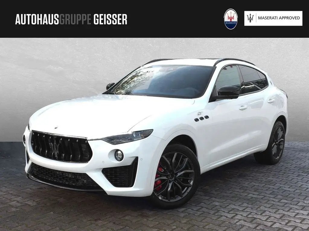 Photo 1 : Maserati Levante 2023 Essence