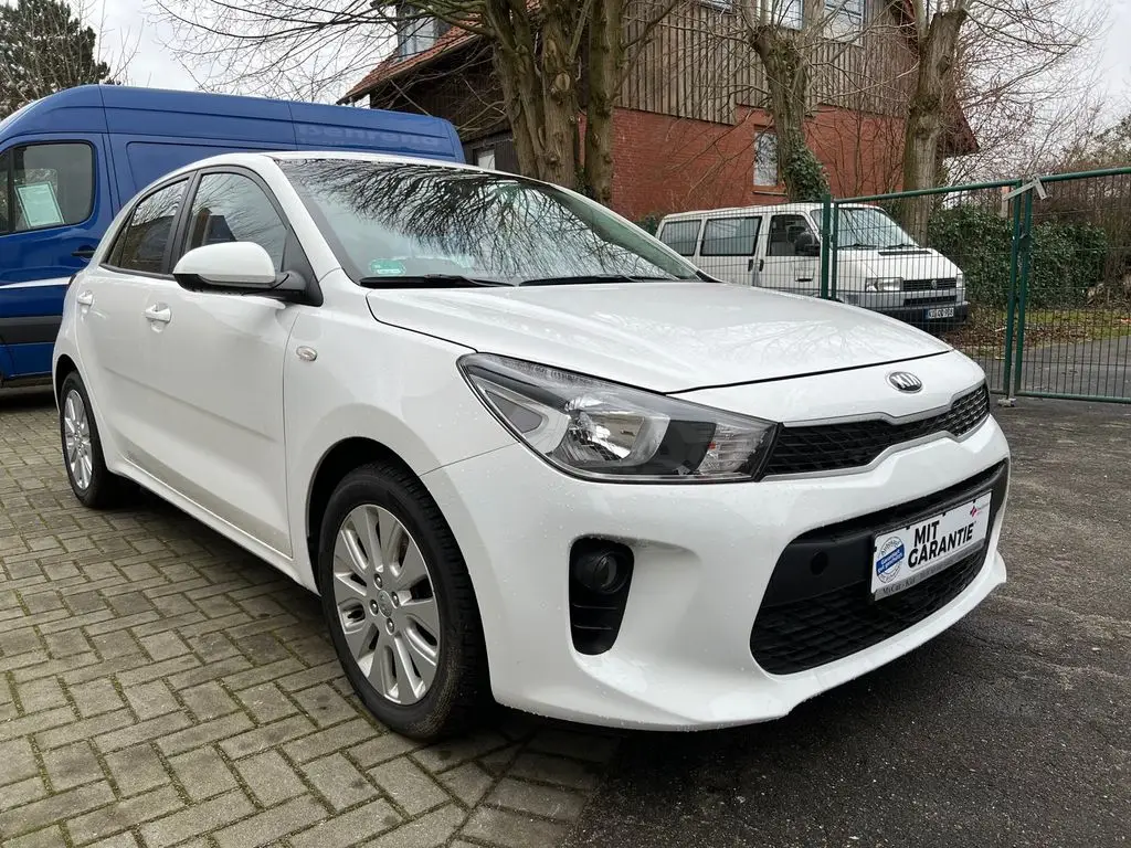 Photo 1 : Kia Rio 2018 Petrol