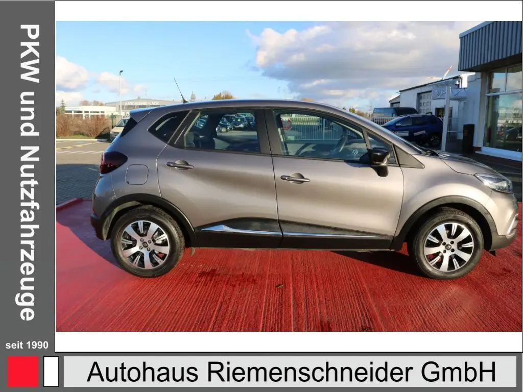 Photo 1 : Renault Captur 2019 Essence