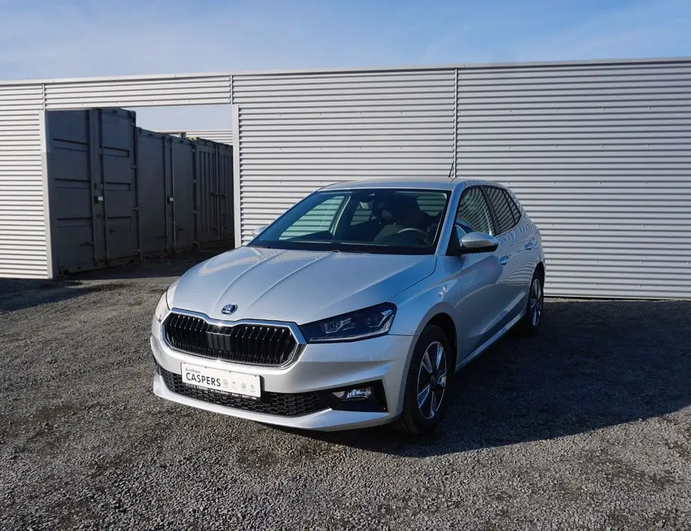 Photo 1 : Skoda Fabia 2021 Petrol