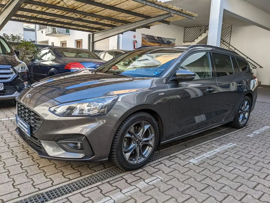 Photo 1 : Ford Focus 2020 Petrol