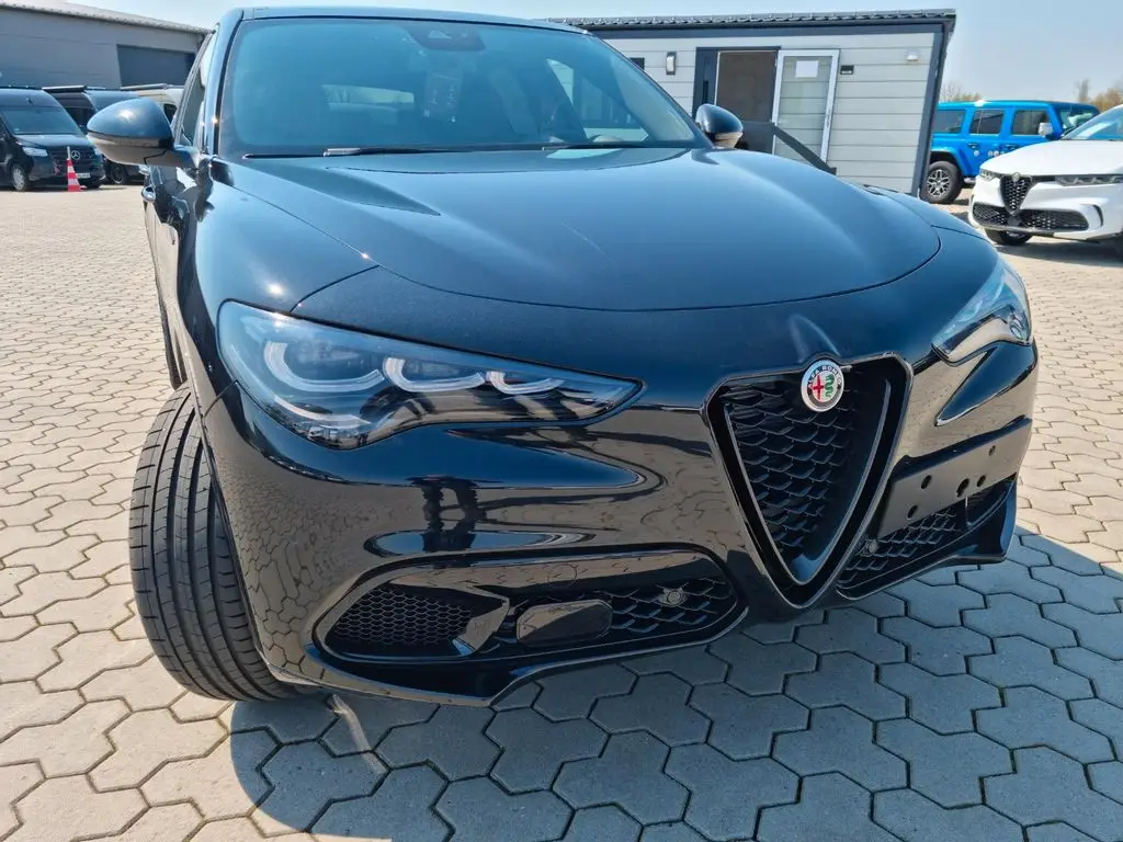 Photo 1 : Alfa Romeo Stelvio 2023 Petrol