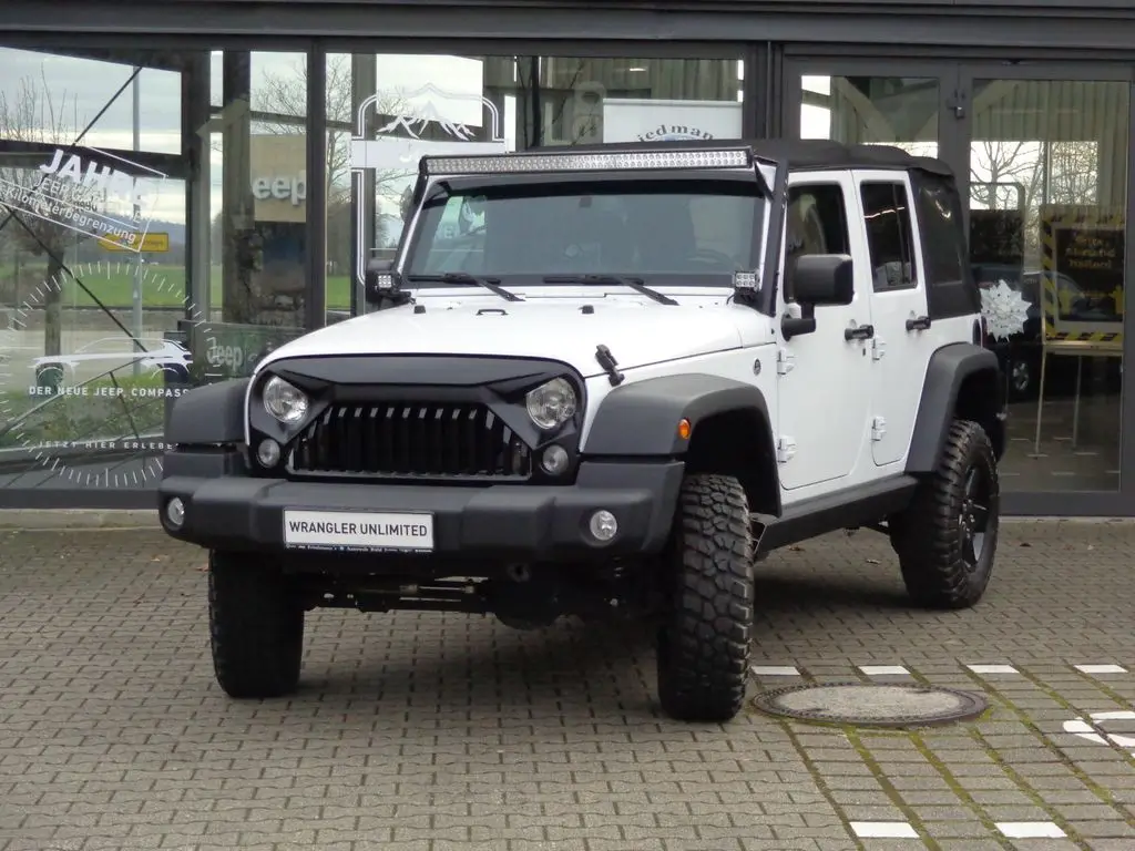 Photo 1 : Jeep Wrangler 2017 Essence