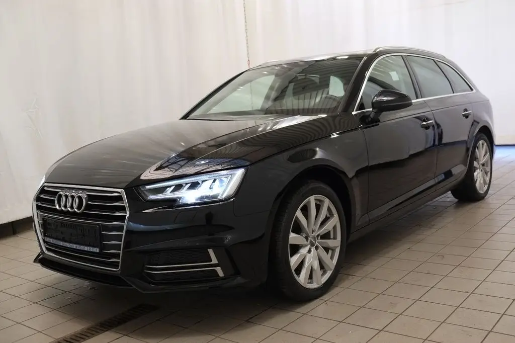 Photo 1 : Audi A4 2019 Essence