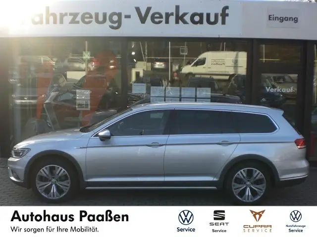 Photo 1 : Volkswagen Passat 2015 Petrol