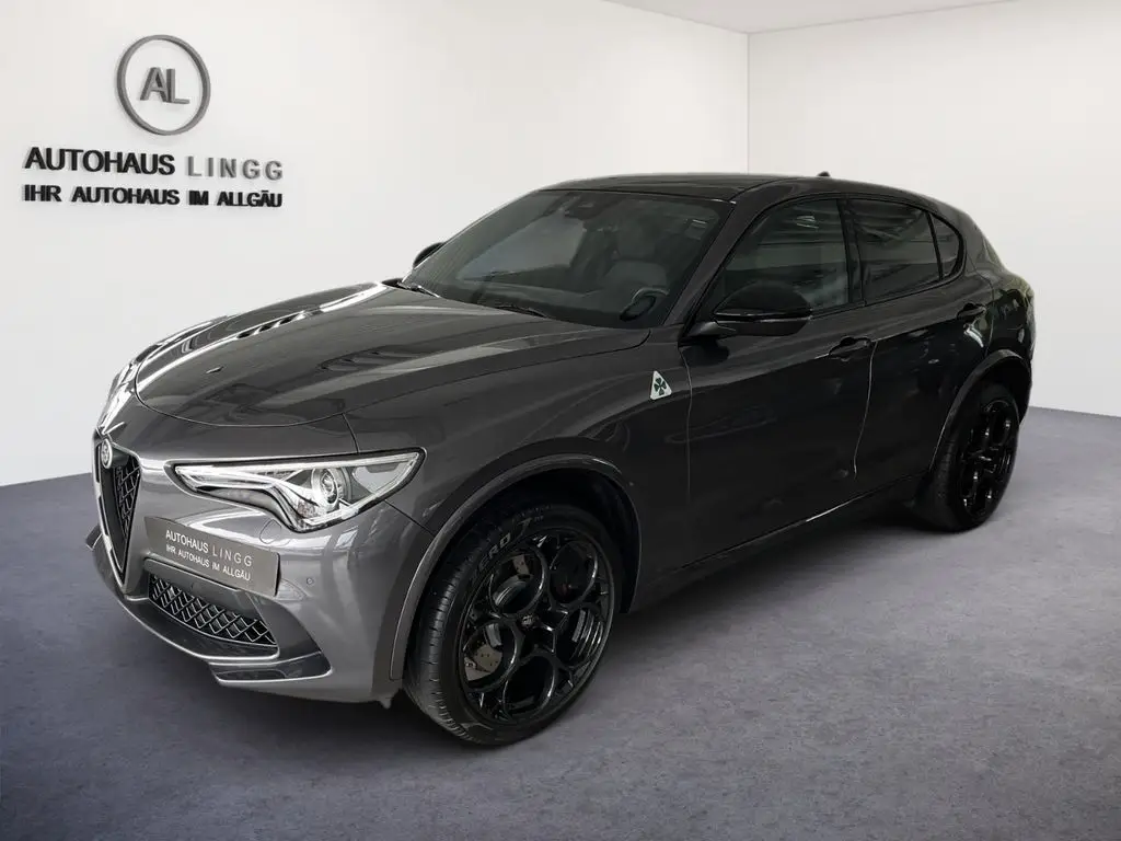 Photo 1 : Alfa Romeo Stelvio 2023 Essence