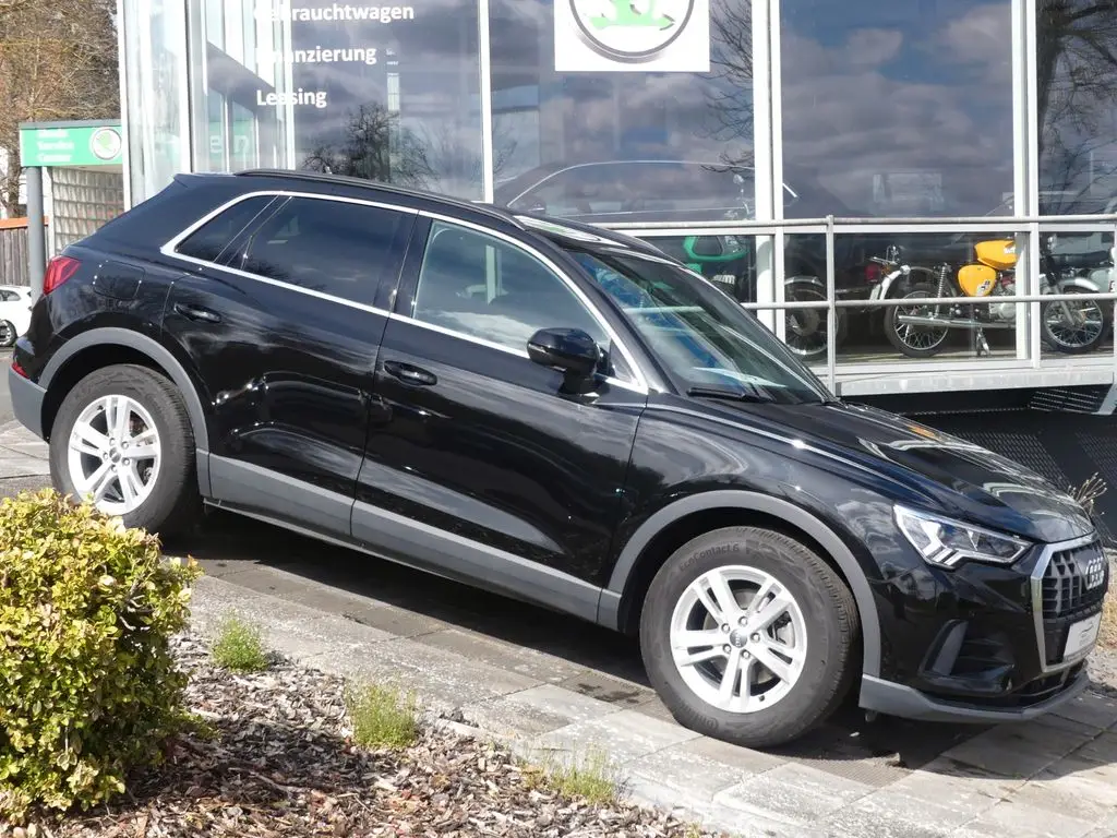 Photo 1 : Audi Q3 2020 Petrol