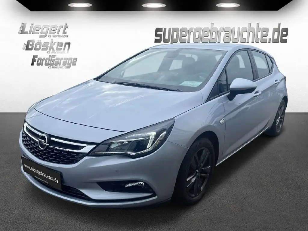 Photo 1 : Opel Astra 2019 Essence