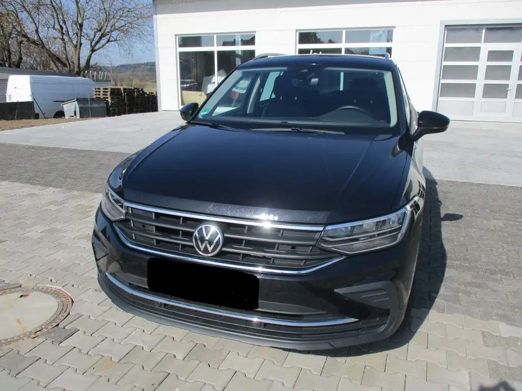 Photo 1 : Volkswagen Tiguan 2021 Essence