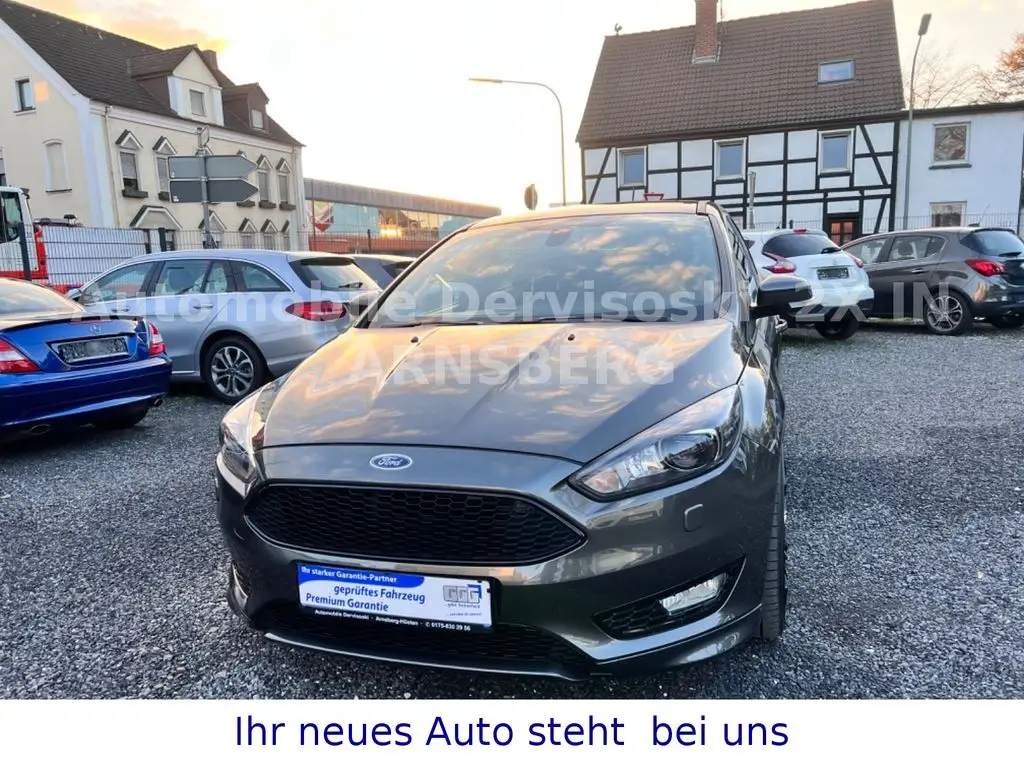 Photo 1 : Ford Focus 2017 Petrol