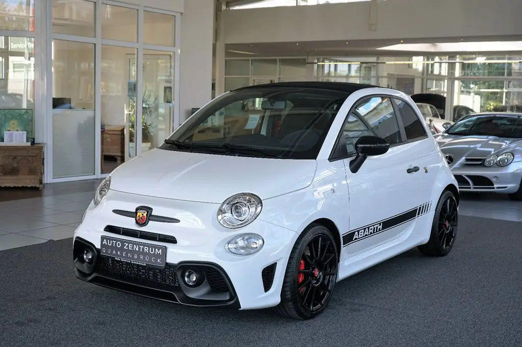 Photo 1 : Abarth 595 2022 Petrol