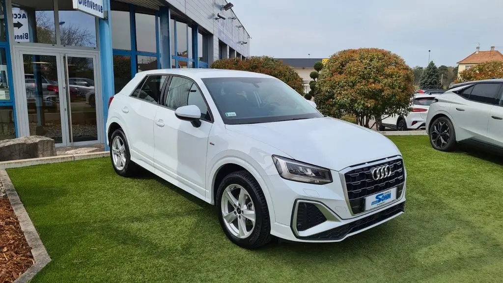 Photo 1 : Audi Q2 2022 Petrol