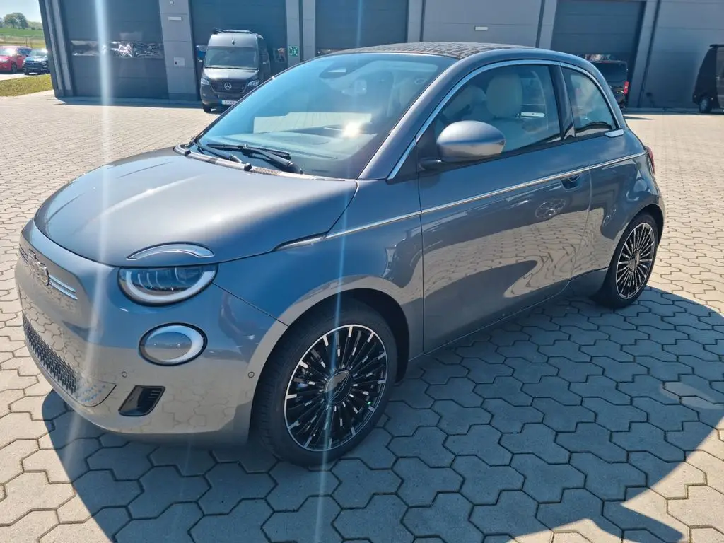 Photo 1 : Fiat 500 2024 Not specified