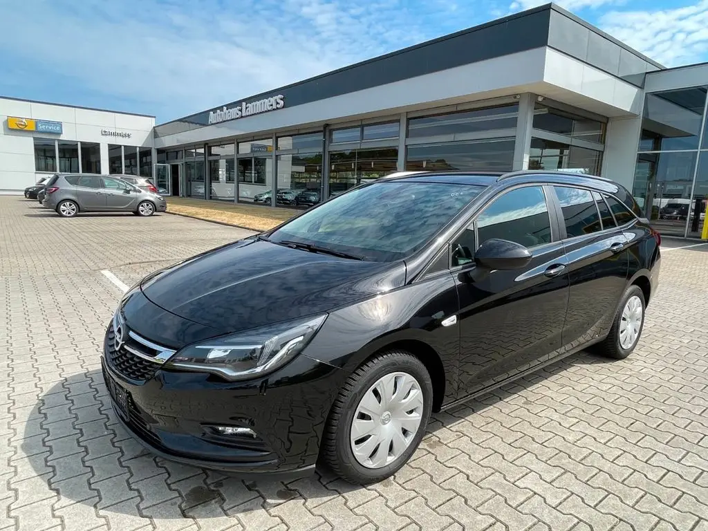 Photo 1 : Opel Astra 2019 Essence