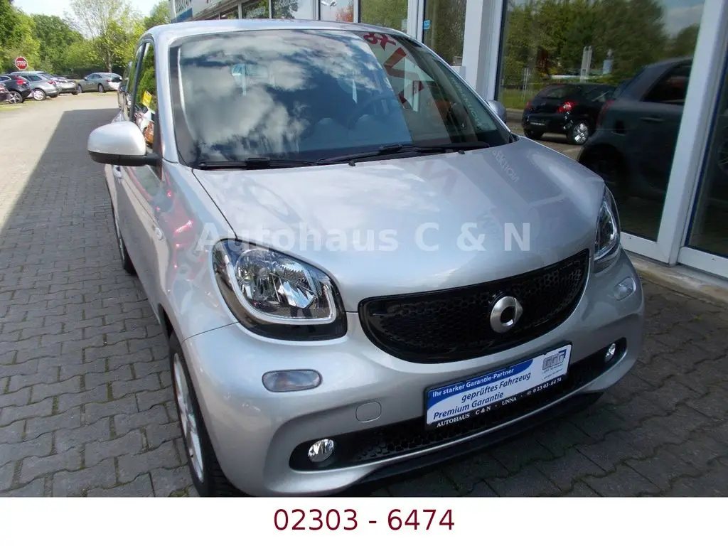 Photo 1 : Smart Forfour 2018 Petrol