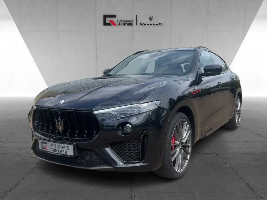 Photo 1 : Maserati Levante 2023 Essence