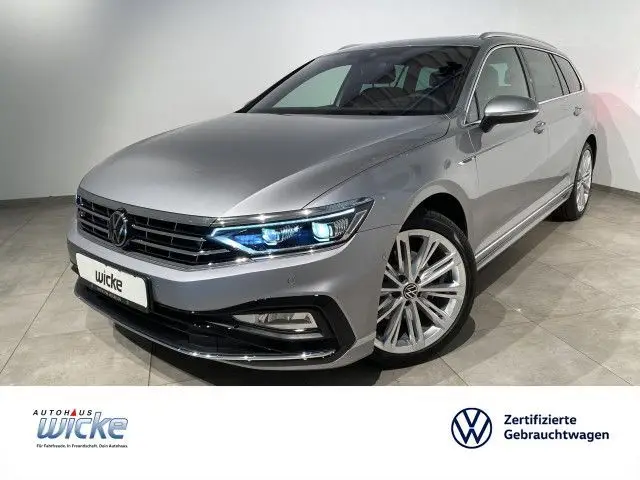 Photo 1 : Volkswagen Passat 2024 Petrol