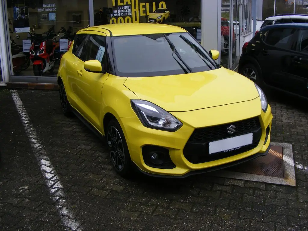 Photo 1 : Suzuki Swift 2022 Petrol