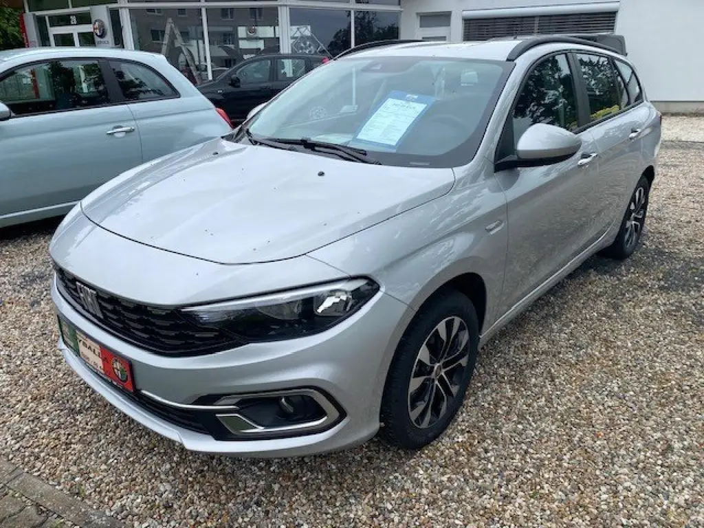 Photo 1 : Fiat Tipo 2022 Petrol