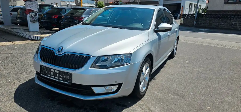 Photo 1 : Skoda Octavia 2015 Petrol