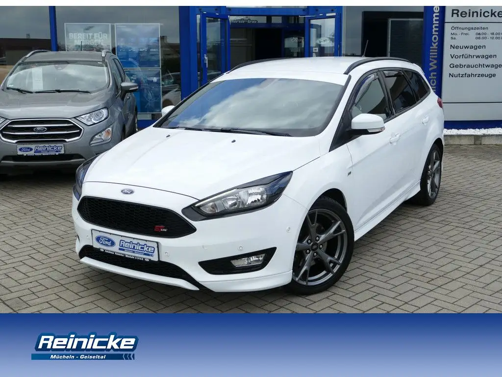 Photo 1 : Ford Focus 2018 Petrol