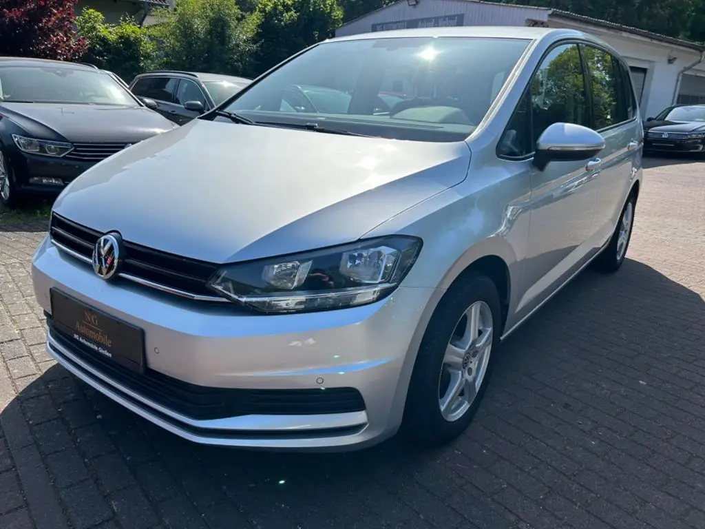 Photo 1 : Volkswagen Touran 2017 Petrol