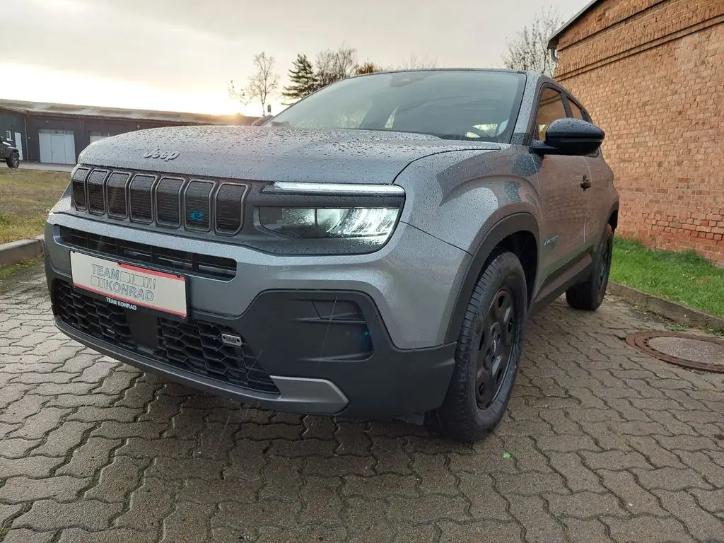 Photo 1 : Jeep Avenger 2024 Non renseigné