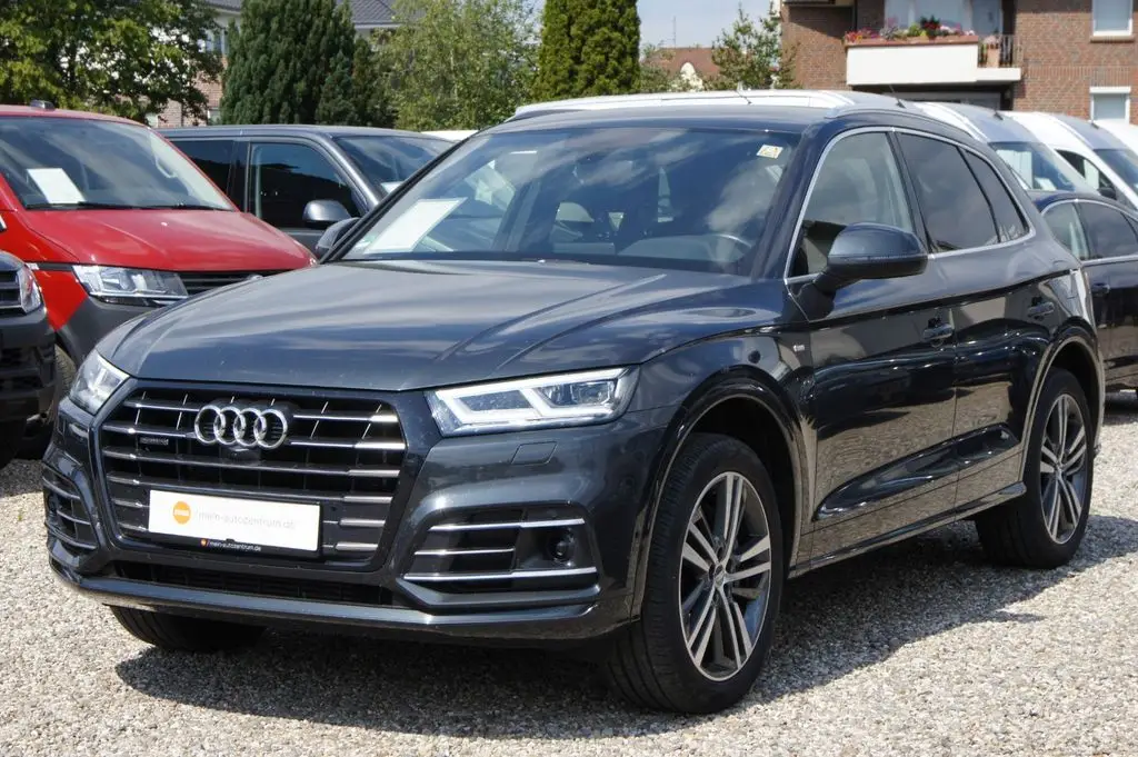 Photo 1 : Audi Q5 2021 Hybride