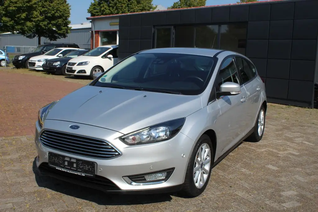 Photo 1 : Ford Focus 2017 Petrol