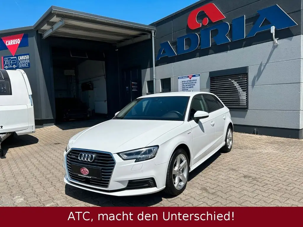 Photo 1 : Audi A3 2017 Hybride