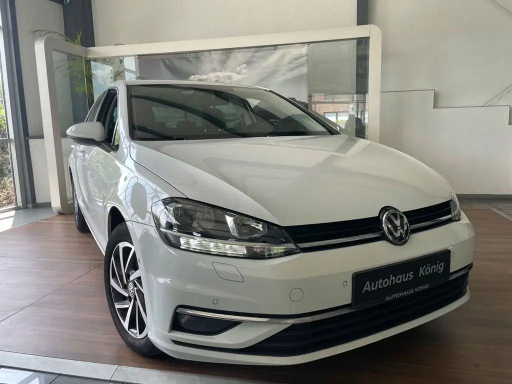 Photo 1 : Volkswagen Golf 2017 Petrol