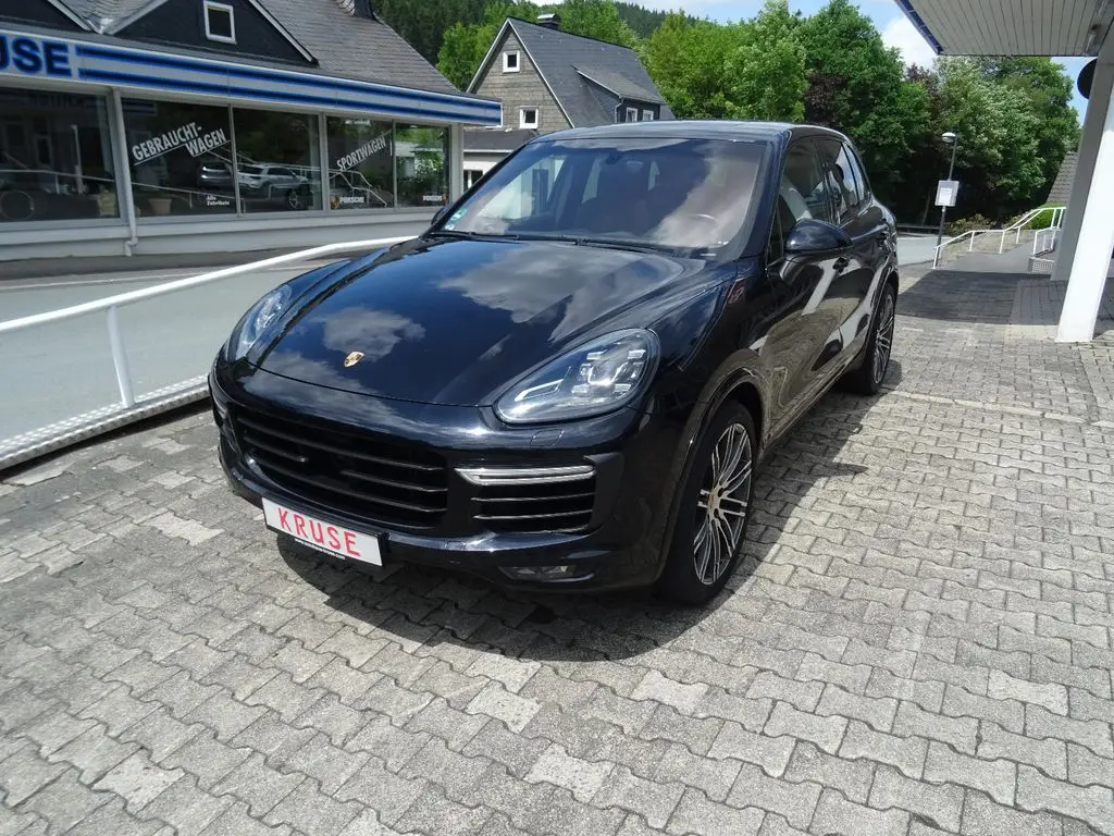 Photo 1 : Porsche Cayenne 2015 Essence