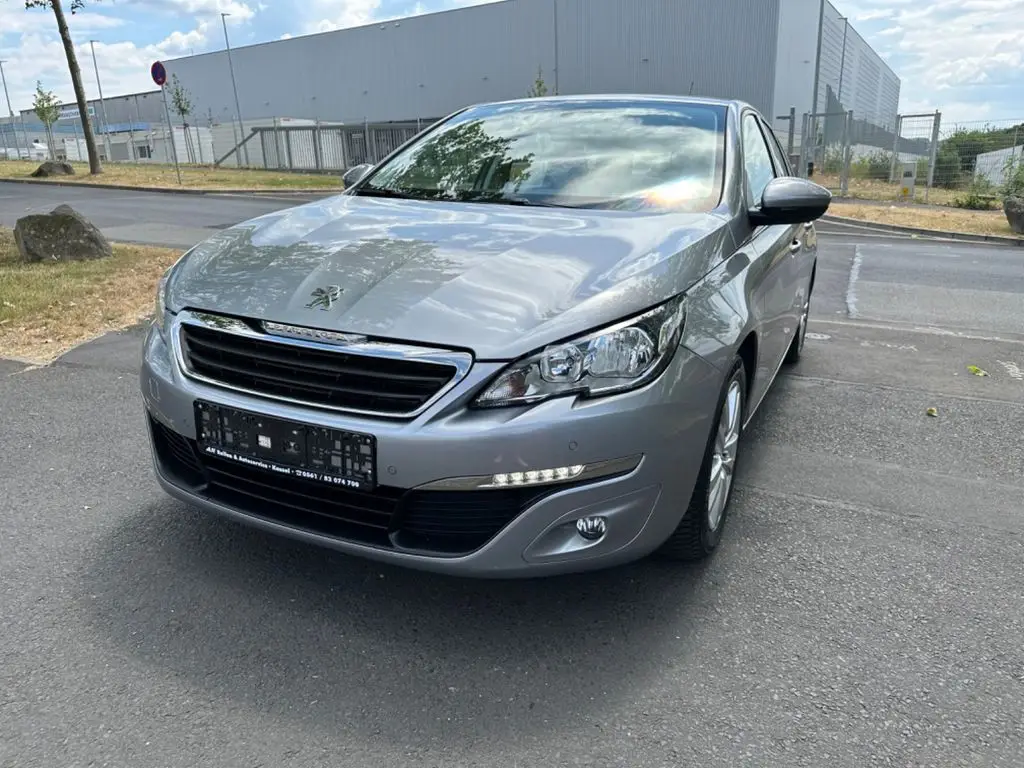 Photo 1 : Peugeot 308 2016 Petrol