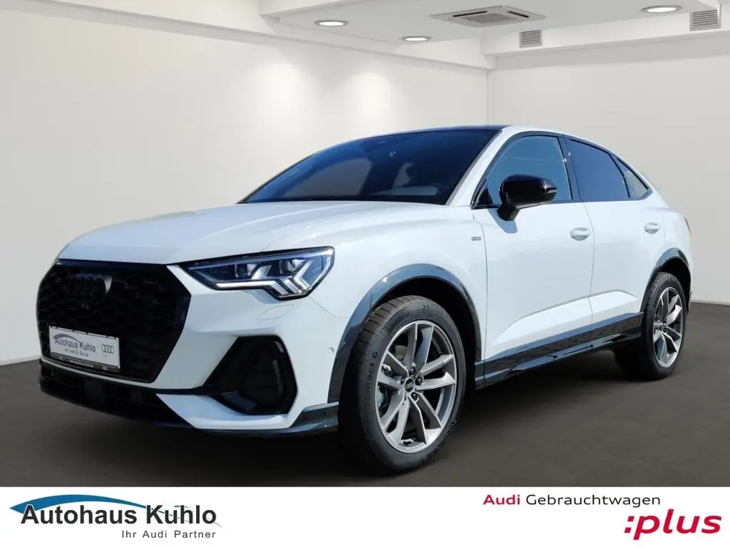 Photo 1 : Audi Q3 2023 Petrol