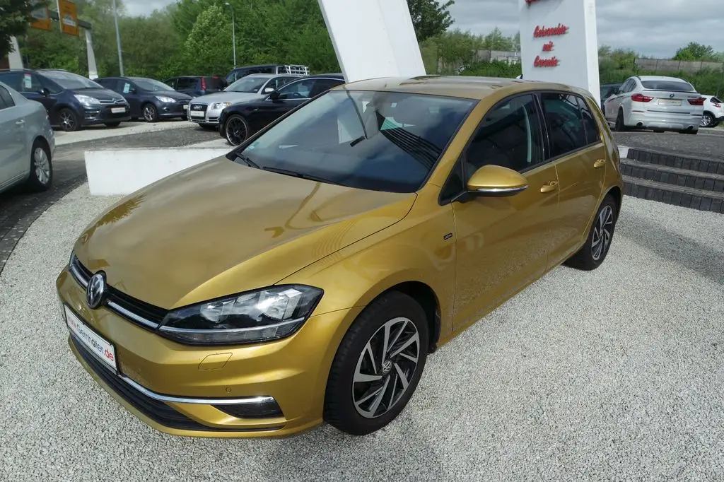 Photo 1 : Volkswagen Golf 2018 Petrol