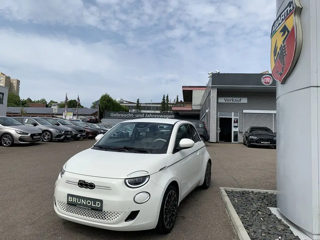 Photo 1 : Fiat 500 2023 Non renseigné