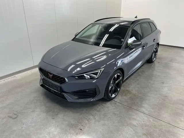 Photo 1 : Cupra Leon 2024 Petrol